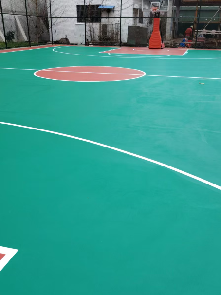 封开 球场长期使用易出现地面开裂